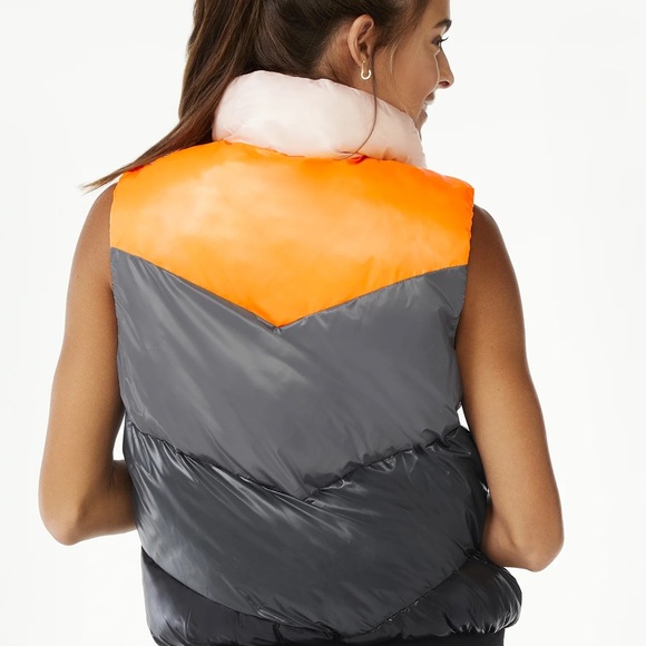 Love & Sports Colorblock Puffer Vest – XS - Picture 7 of 7